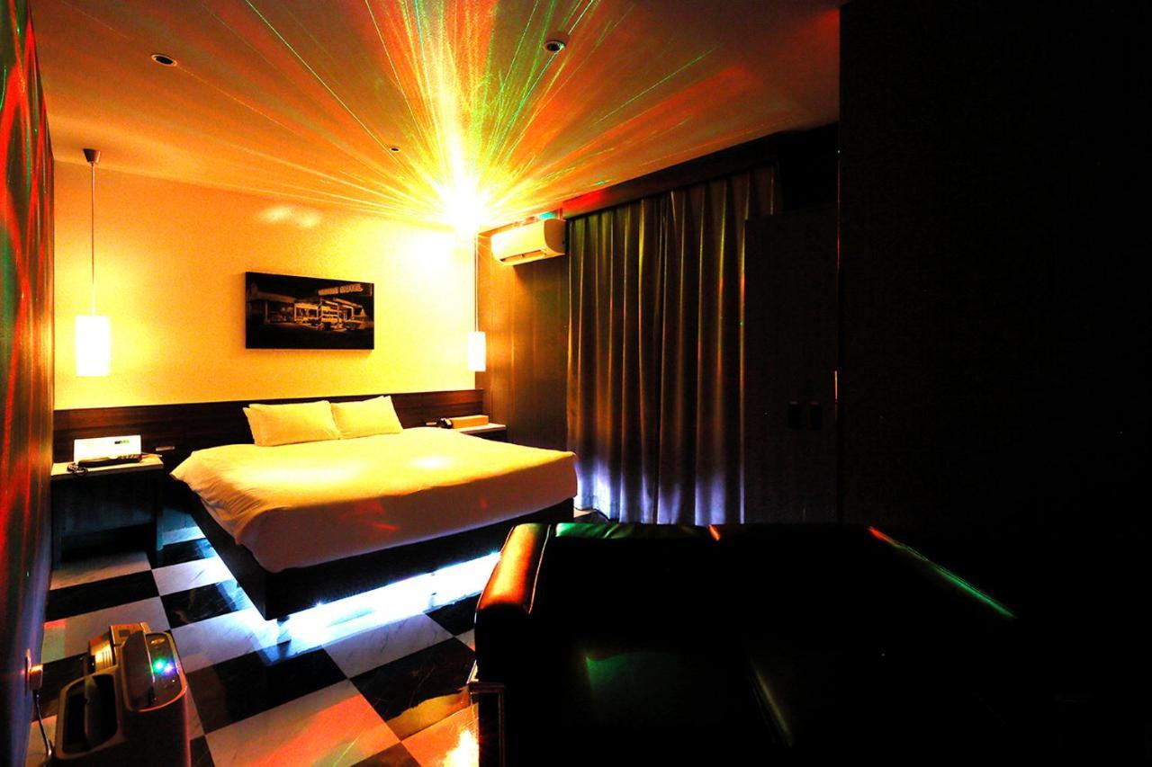 555 Motel โกเท็มบะ ภายนอก รูปภาพ
