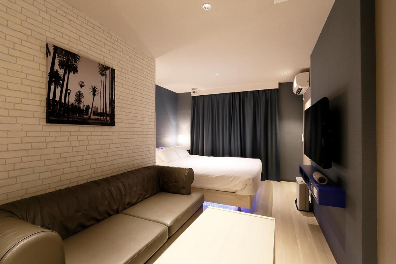 555 Motel โกเท็มบะ ภายนอก รูปภาพ