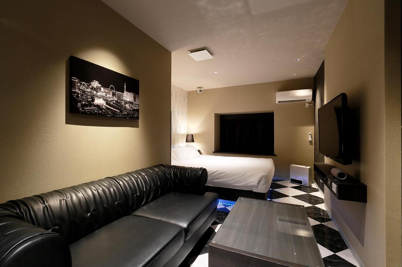 555 Motel โกเท็มบะ ภายนอก รูปภาพ